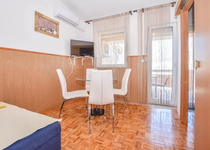 Apartment Clair Pag Town