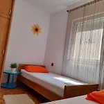Clair Apartment *