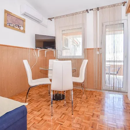Apartman Clair Pag Town