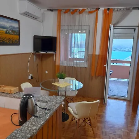 Clair Apartment *